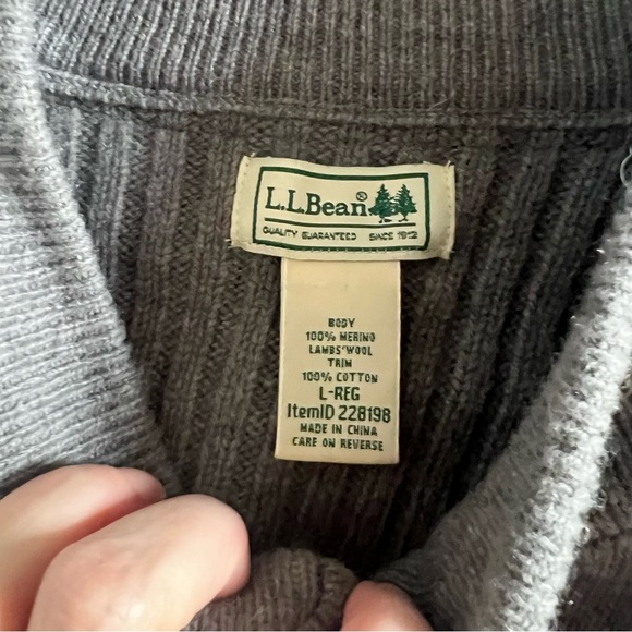 L.L. Bean Men's Wool Commando Henley Charcoal Crewneck Sweater Large - Picture 4 of 4